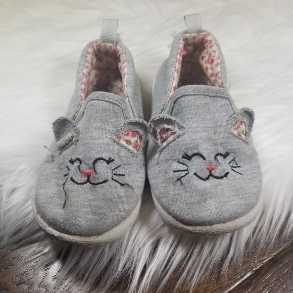 Other - 🌿5/$25 Gray Cat Slip On Shoes | sz 5